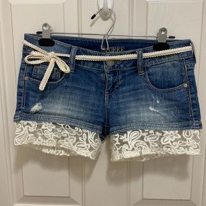 Adorable jean short shorts!!!